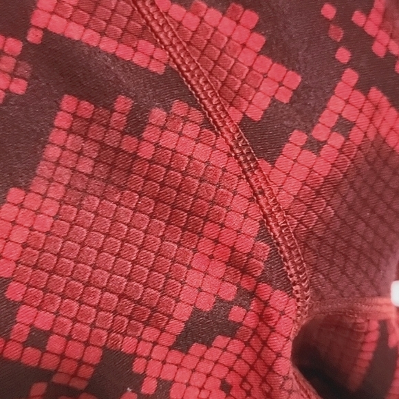 Lululemon Boogie Shorts/ Size 4. - Picture 9 of 10